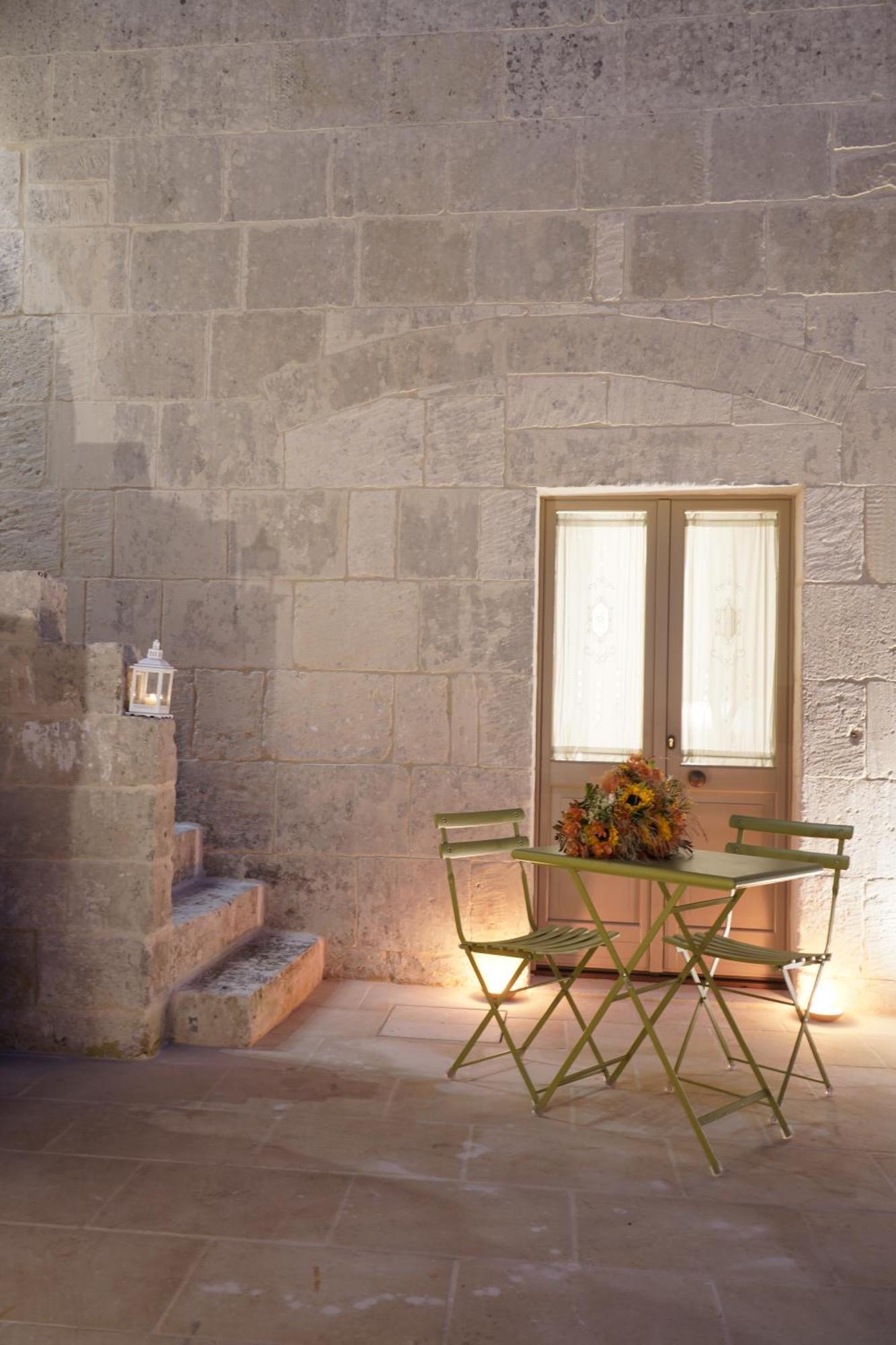 Casa Frea Dimora Storica Bed & Breakfast Martano Exterior photo